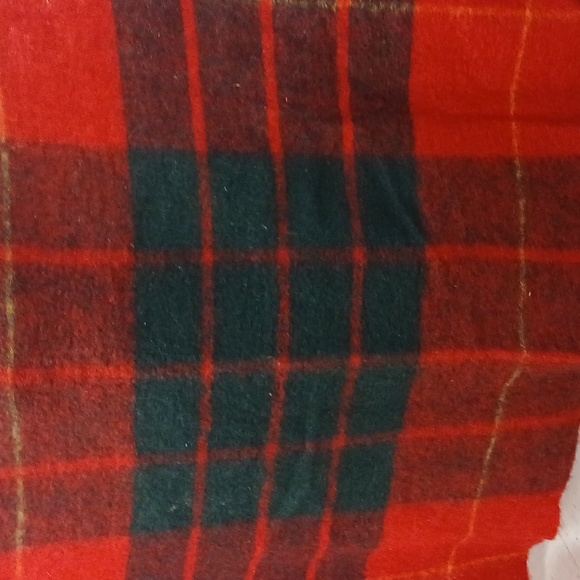 Glen Cree Red Mohair Blanket Trow - Picture 2 of 5